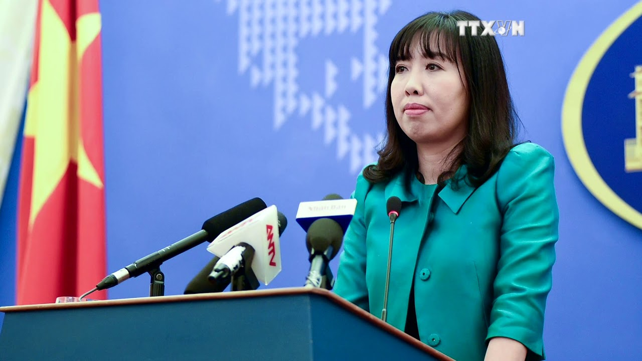 Hàng xóm bên trái cấm sửa nhà ban ngày, hàng xóm bên phải cấm làm ban đêm